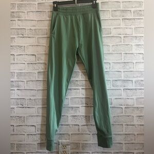 Women’s Victoria’s Secret PINK green pull on athletic joggers Small